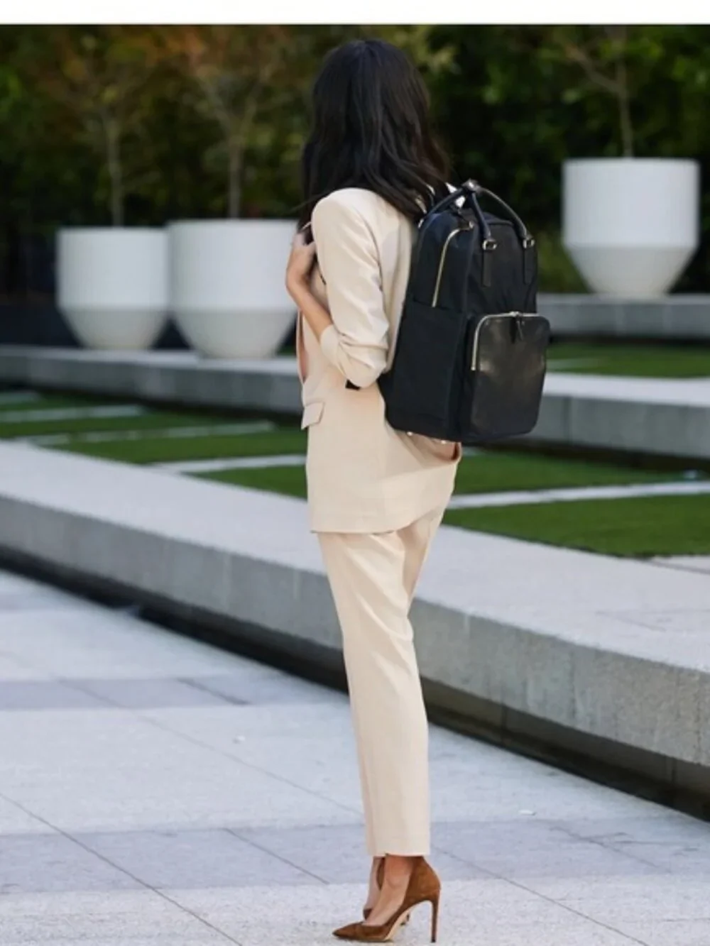 Lo & Sons Rowledge Convertible Backpack - Picture 7 of 12